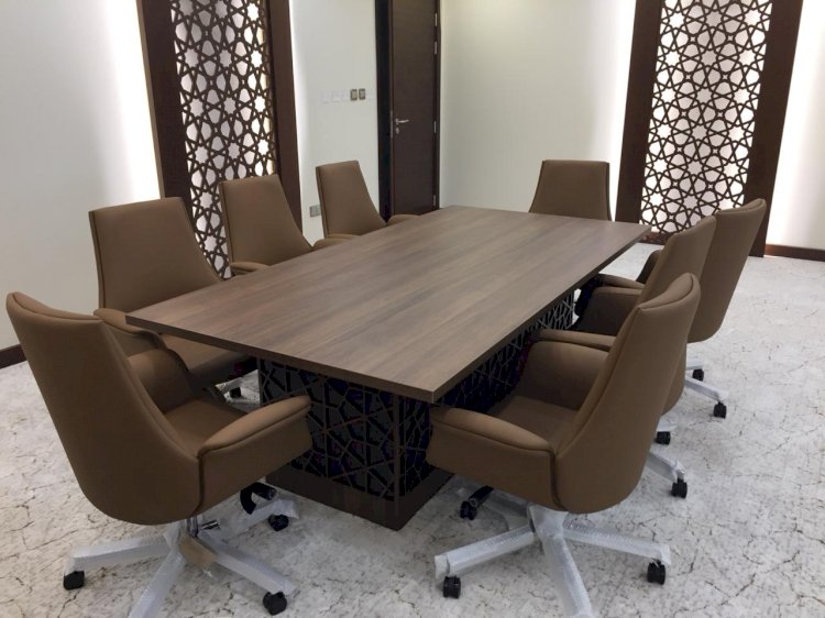 Select Perfect Meeting Tables for Your Company