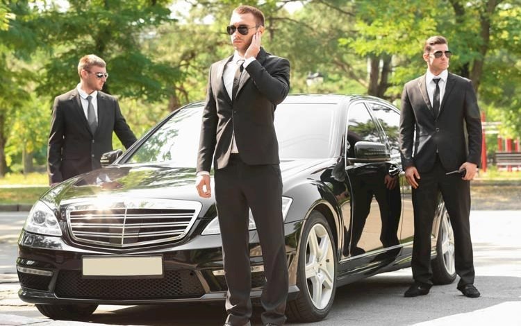 How do you choose and lease an automobile for your holiday?