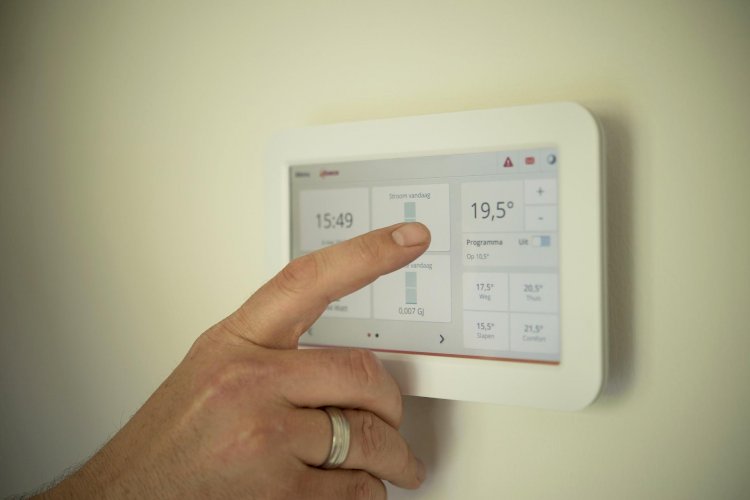 Air Conditioners vs. Heat Pumps: Which is Right for Your Home?